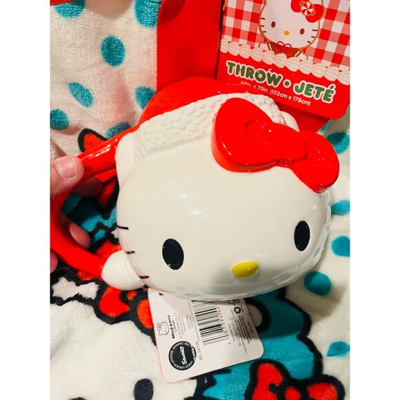 Hello Kitty Christmas 60* 70 throw Hello kitty face mug 16 and gift wrap bundle - Picture 3 of 10